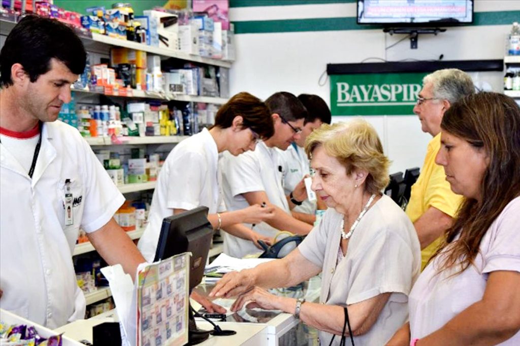 Farmacias paran una hora y movilizan a Tribunales para pedir el freno al DNU: “Lleva a la destrucción a la profesión” 3 Farmacias paran una hora y movilizan a Tribunales para pedir el freno al DNU: “Lleva a la destrucción a la profesión”