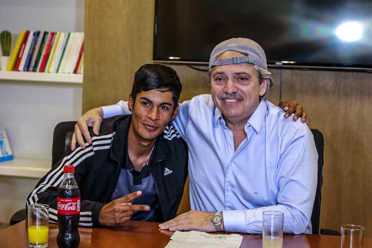 Alberto Fernández recibió a Brian, el joven discriminado en las redes sociales