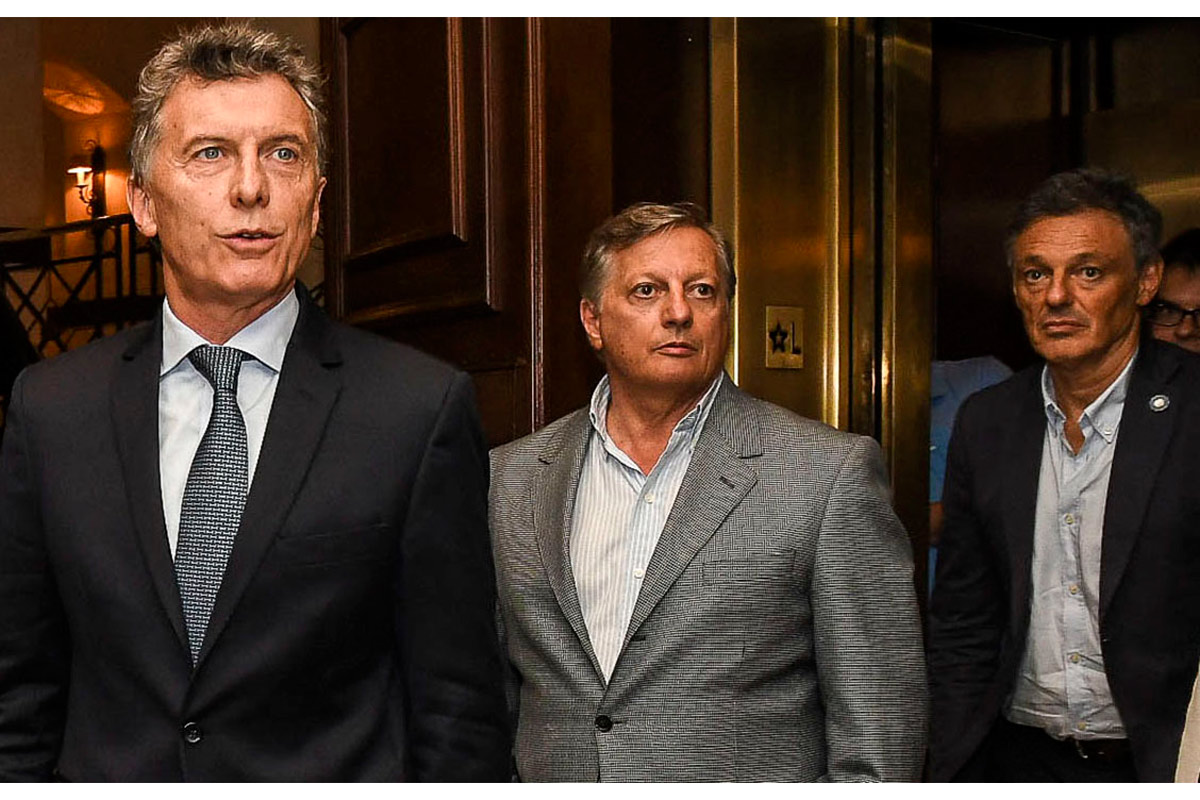 Macri aplica cambios en el Gabinete para reconstruir la autoridad económica
