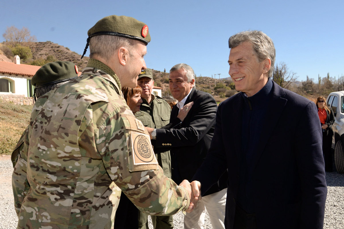 Balas que pican cerca: el sugestivo regreso del actor militar a la región