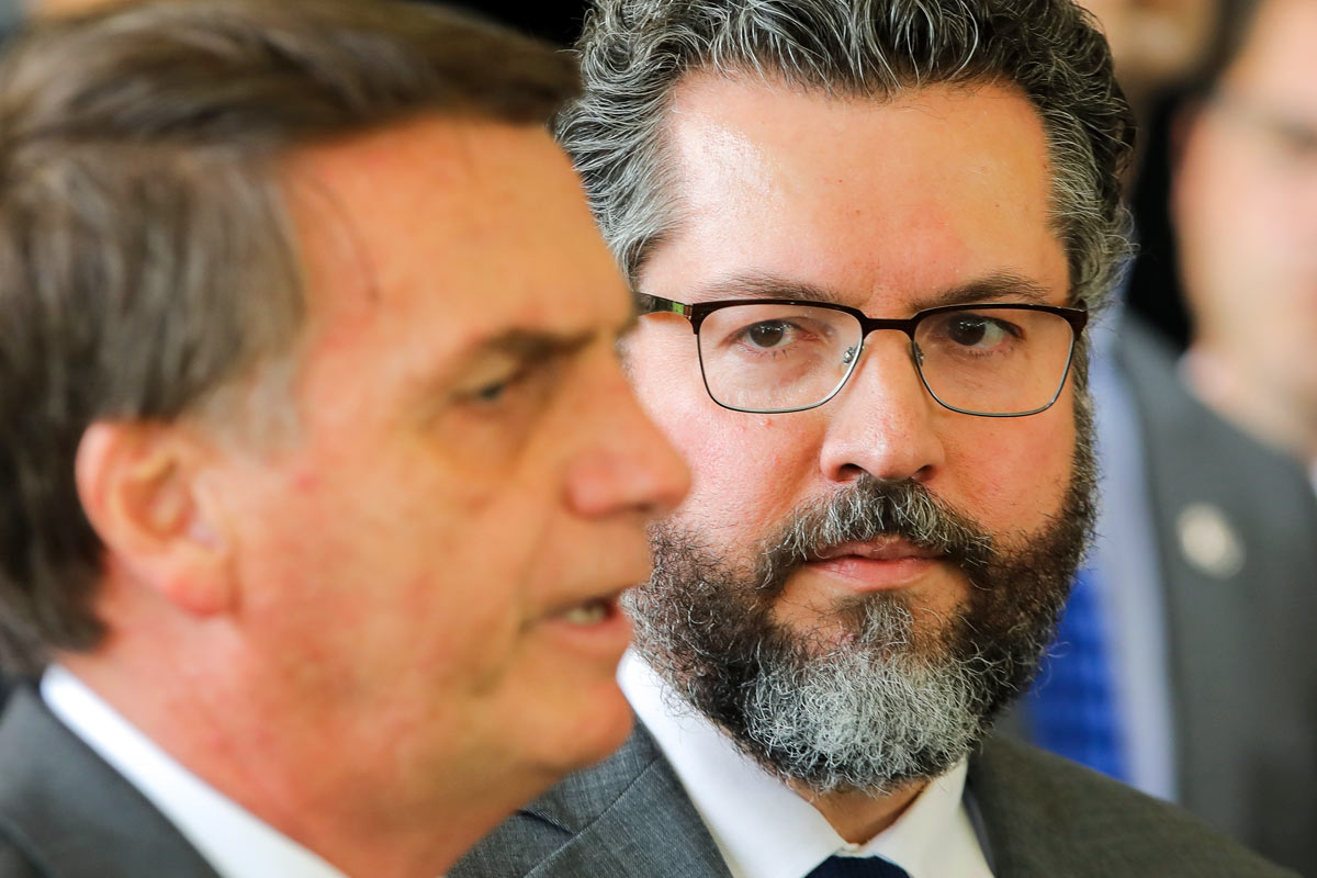 Crisis en Brasil: Bolsonaro cambió a seis ministros, entre ellos el canciller y el de Defensa