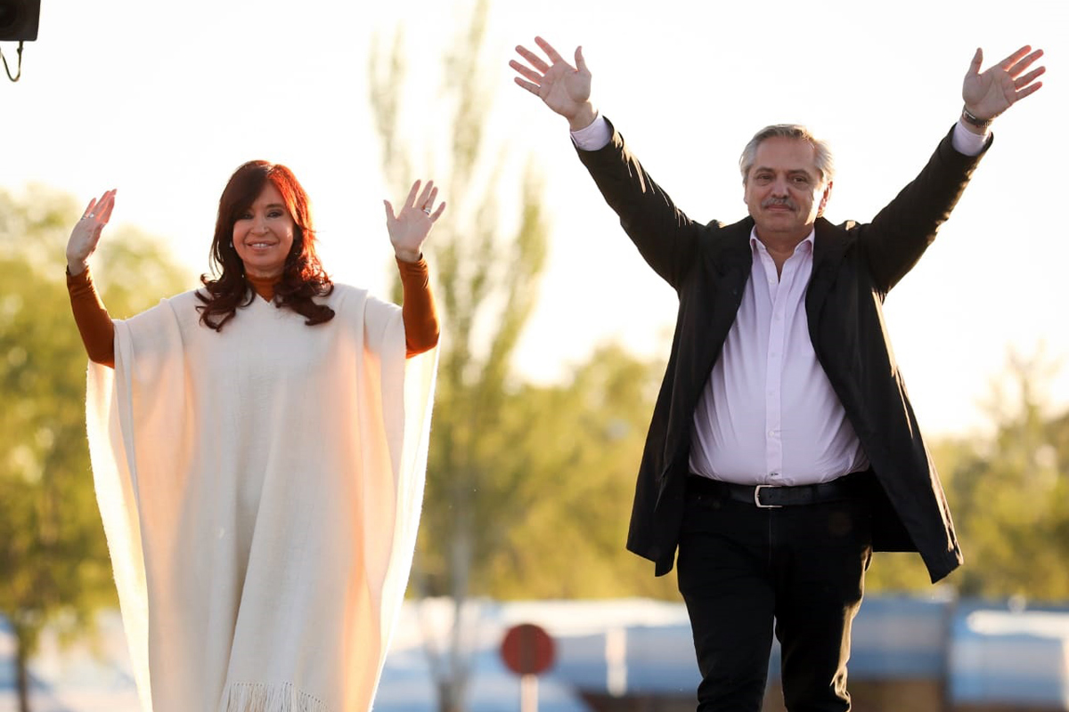 Alberto Fernández y CFK en el Día de la Lealtad: «La política exige no mentirle a la gente»