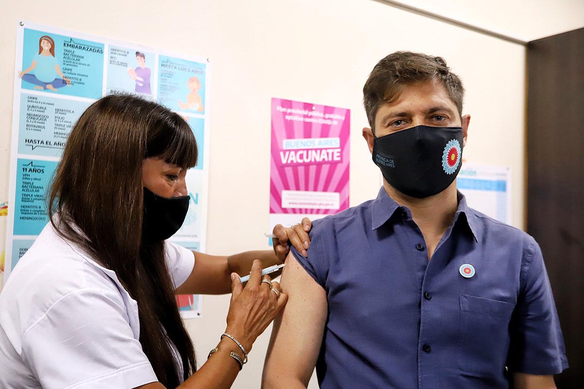 Con Kicillof y trabajadores de la salud, la Provincia comenzó a aplicar la vacuna