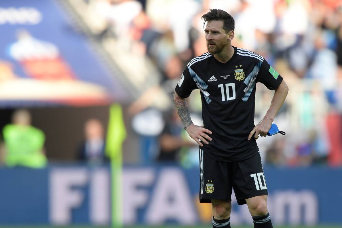 En shock: Messi erró un penal y la Selección sólo empató con Islandia