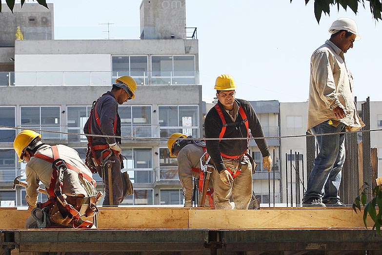 Entre enero y agosto, el salario real cayó un 7,2%