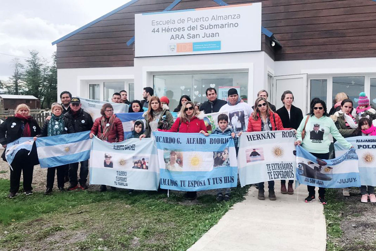 Familiares del ARA San Juan realizan un acto homenaje en Ushuaia