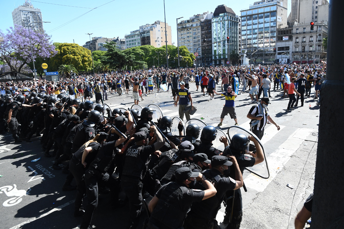 Nación denunció al gobierno porteño por la represión en el velatorio de Maradona