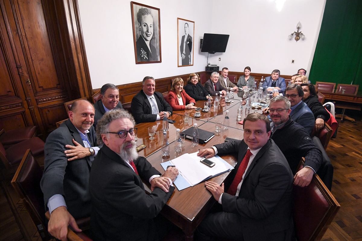 Caserio, nuevo presidente del PJ en el Senado: prometió trabajar para que ganen los Fernández