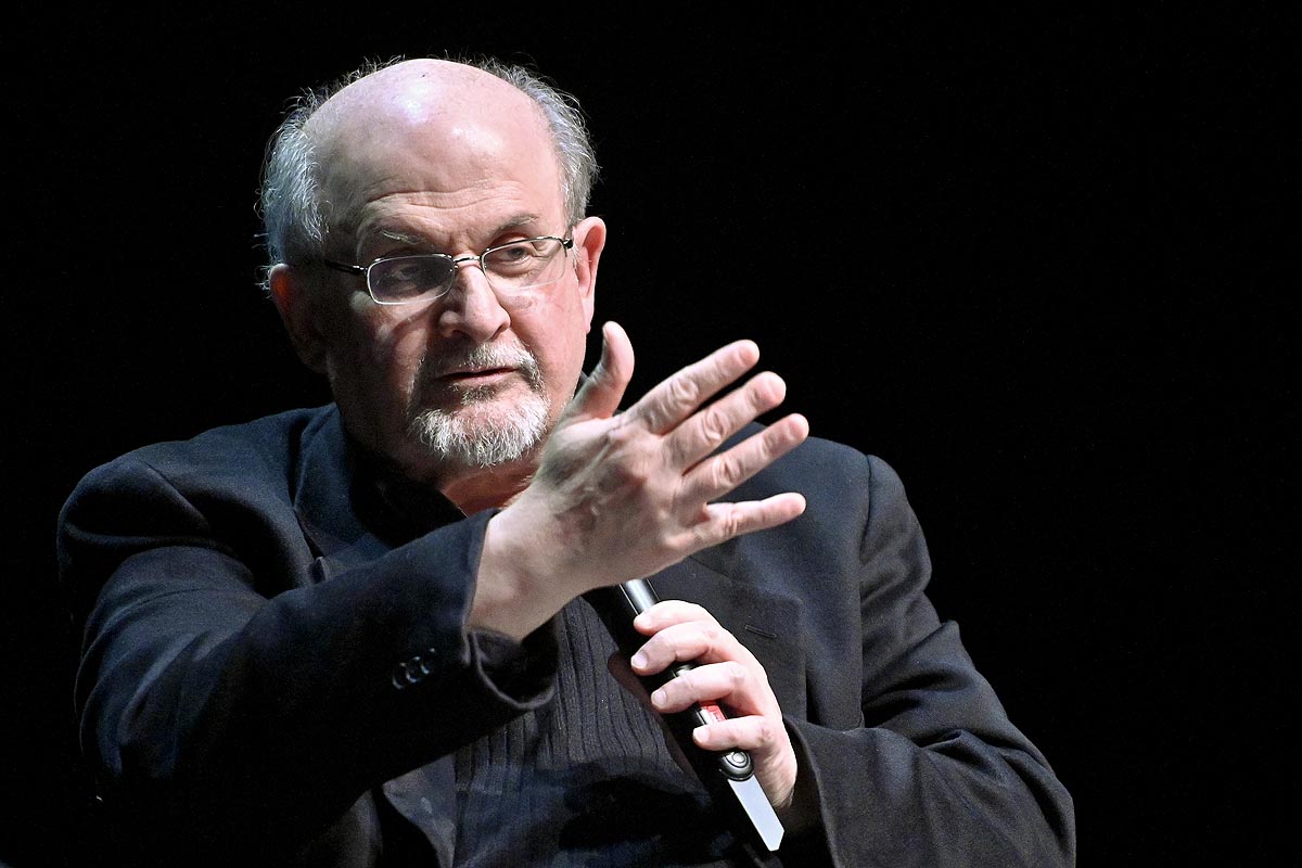 Salman Rushdie contó que se contagió de coronavirus