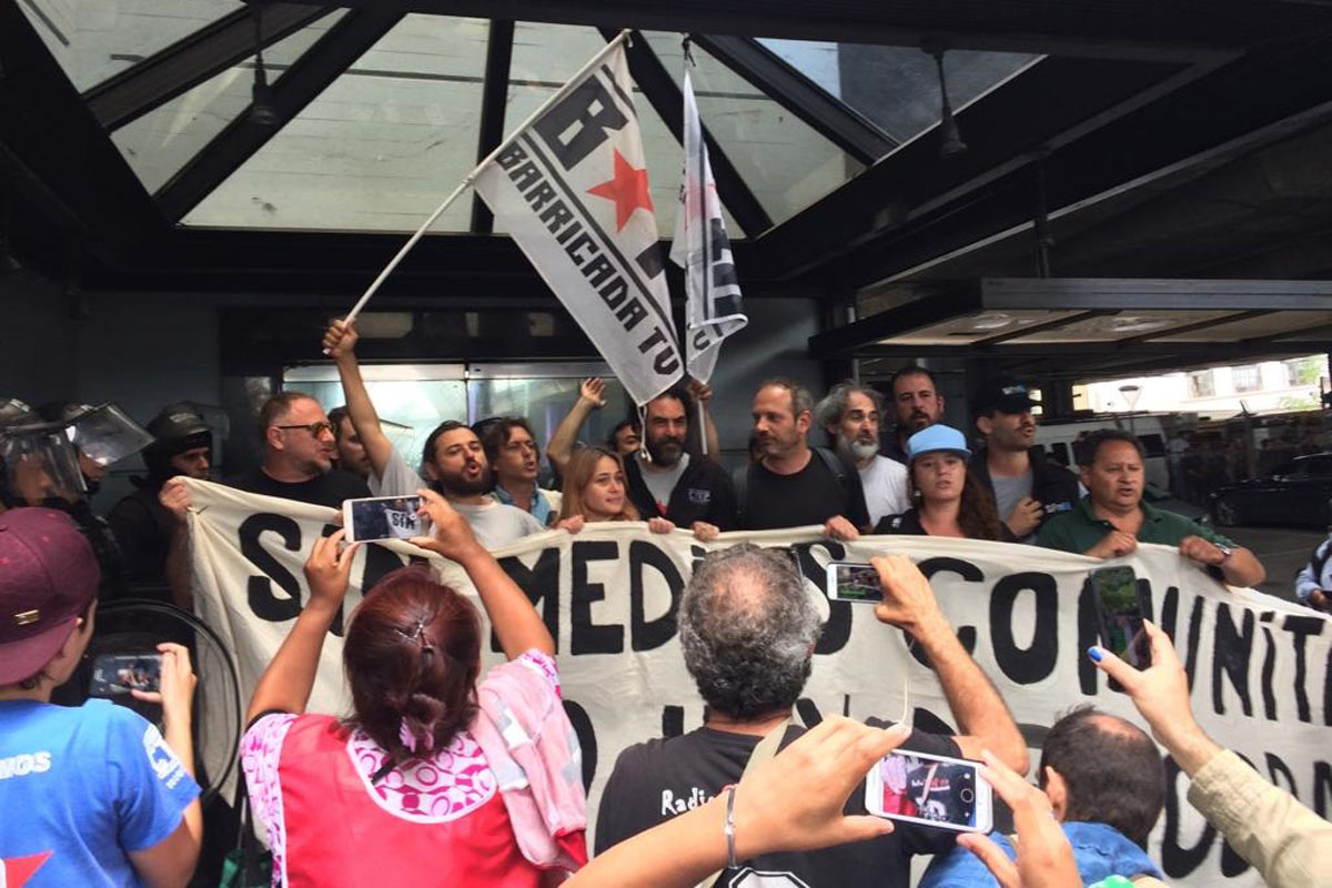 Imputan a Grabois y a la directora de Barricada TV por protestar contra Clarín