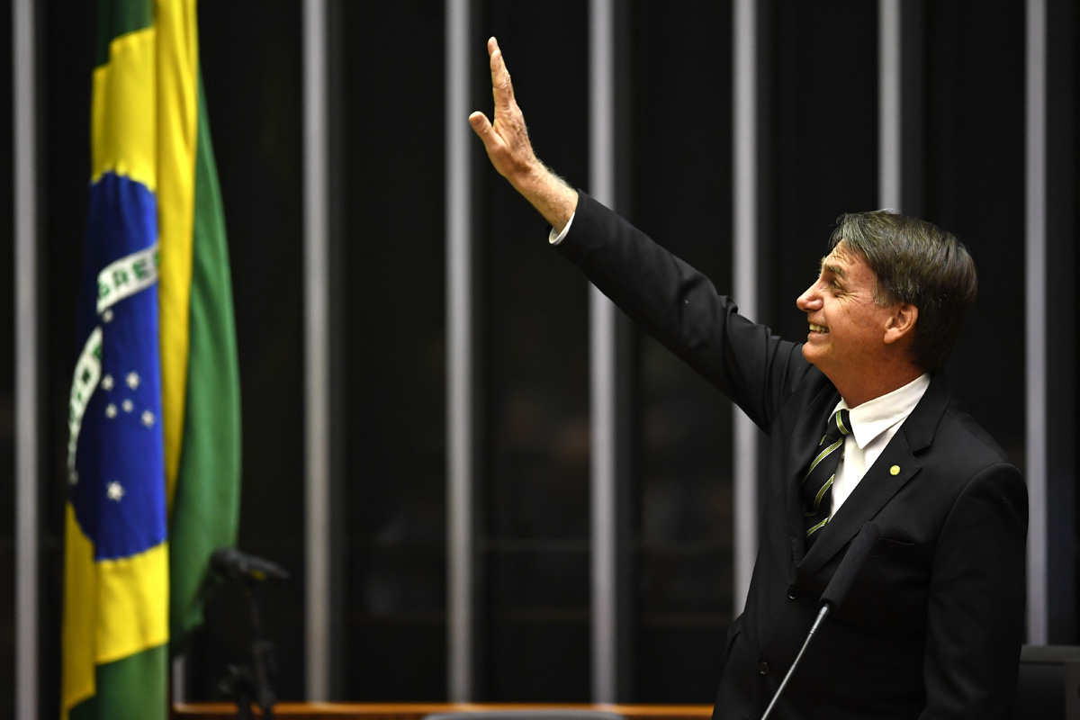 Bolsonaro facilita por decreto la tenencia de armas