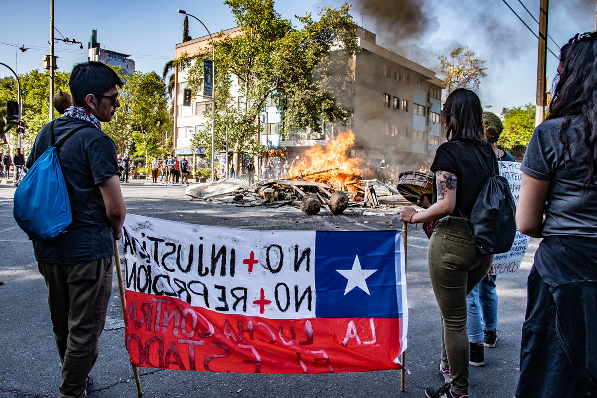 En Chile arde un modelo de maltratos y privilegios
