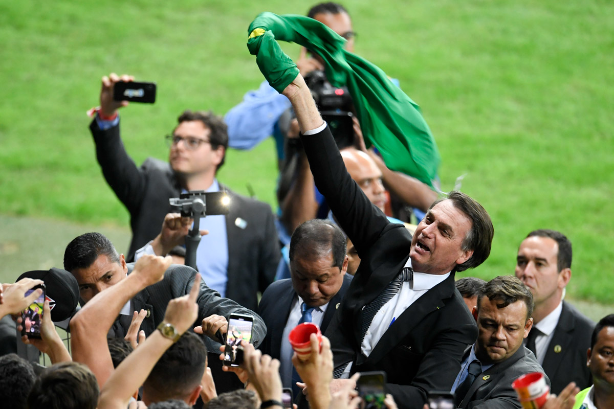 Eliminatorias: la curiosa transmisión de la TV estatal de Brasil, con «abrazos» a Bolsonaro y compra relámpago de derechos