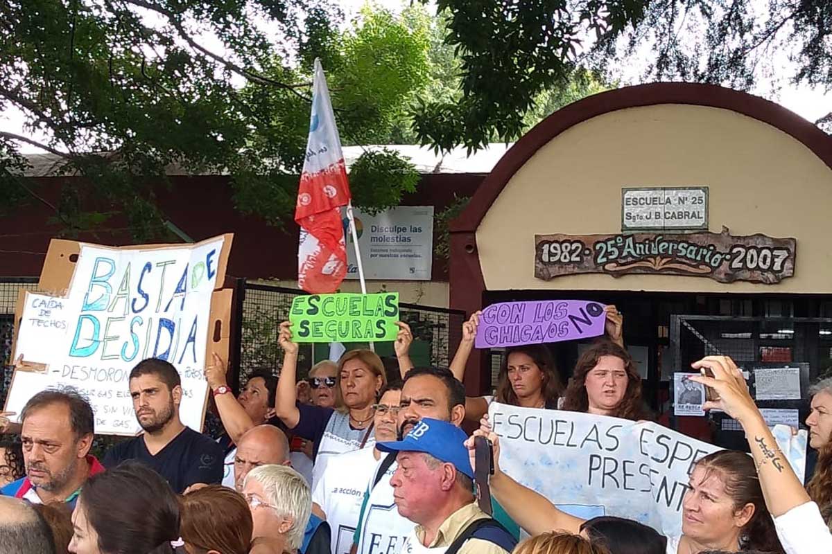 La caída de una mampostería en Del Viso pone a la comunidad educativa en alerta