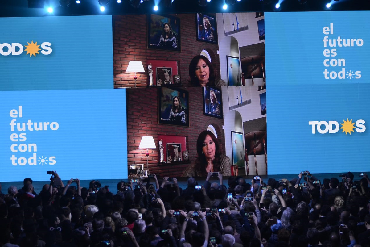 CFK: «Muchos argentinos y argentinas comprenden que las cosas tienen que cambiar”