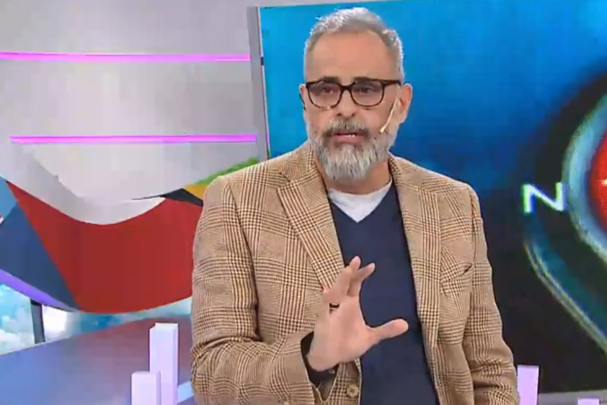 Jorge Rial anunció el final de «TV Nostra»: «Les pido mil disculpas, me dieron una Ferrari y la choqué»