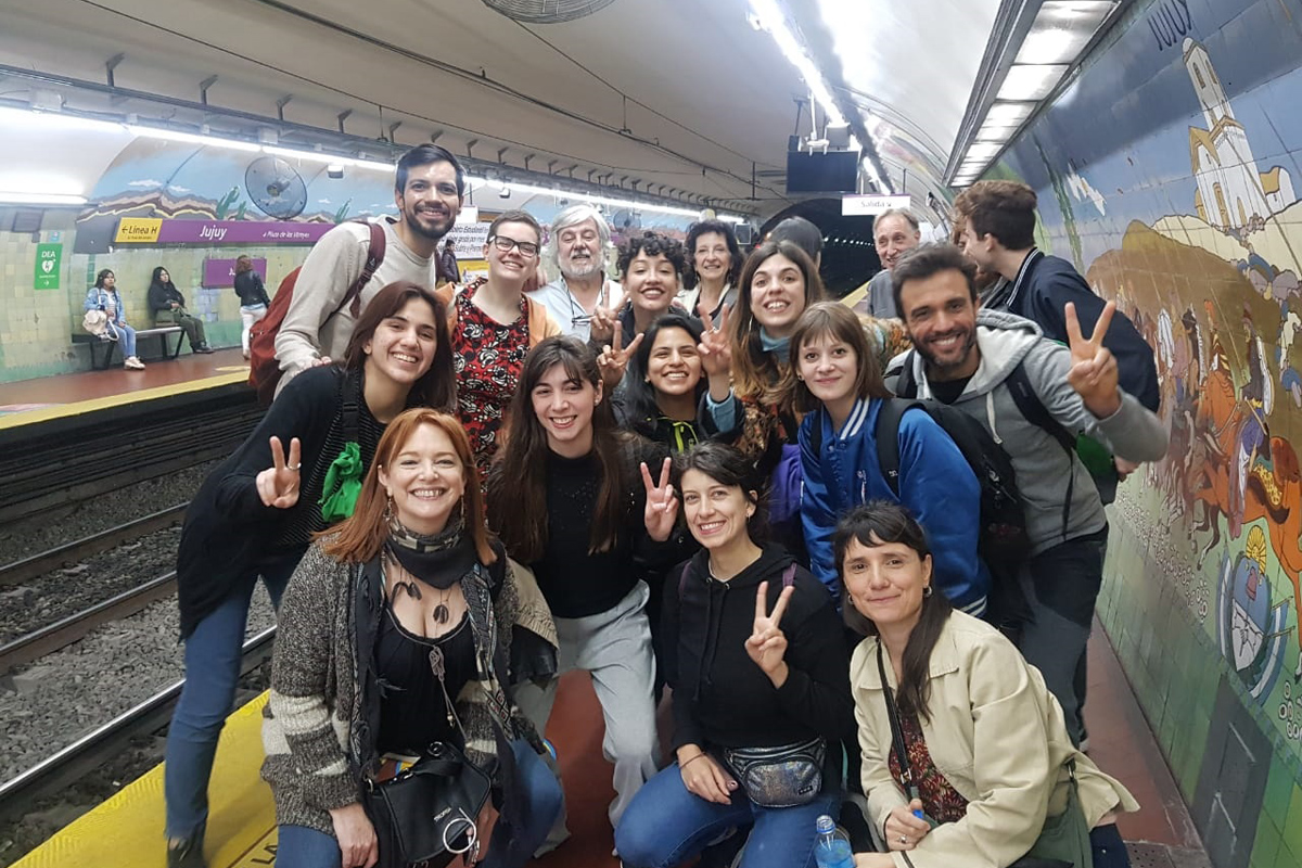 Una acción teatral en la vía pública para decir que podemos estar mejor