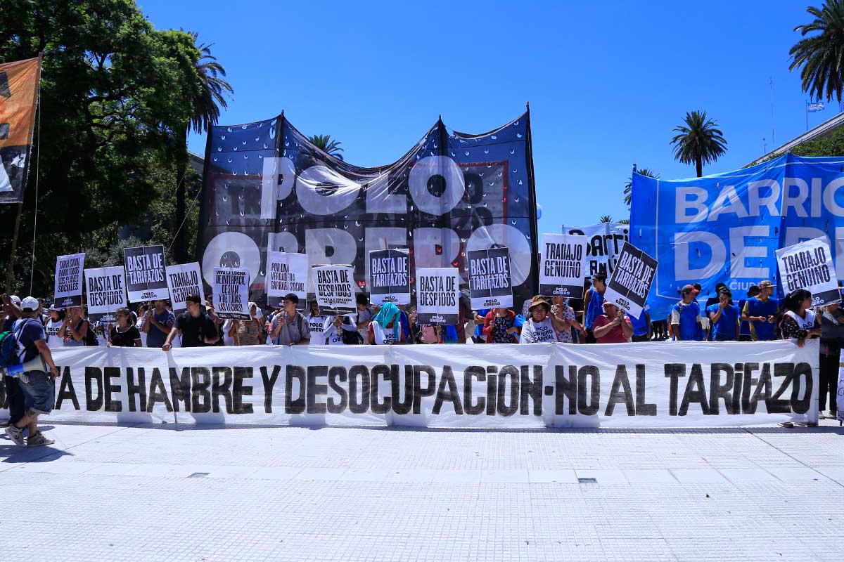 Masivo reclamo contra el hambre y la desocupación que generan los tarifazos
