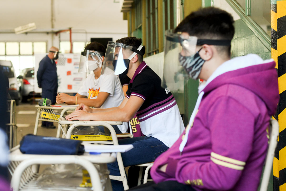 Trotta aseguró que «no se van a cerrar las escuelas» aunque admitió una posible «disminución de presencialidad»