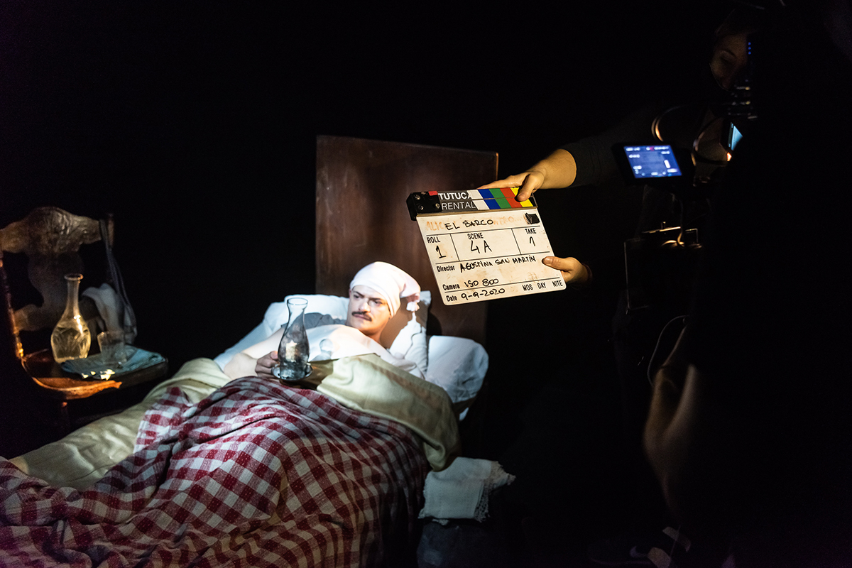 «El barco»: los desafíos de buscar un nuevo lenguaje que articule teatro y cine