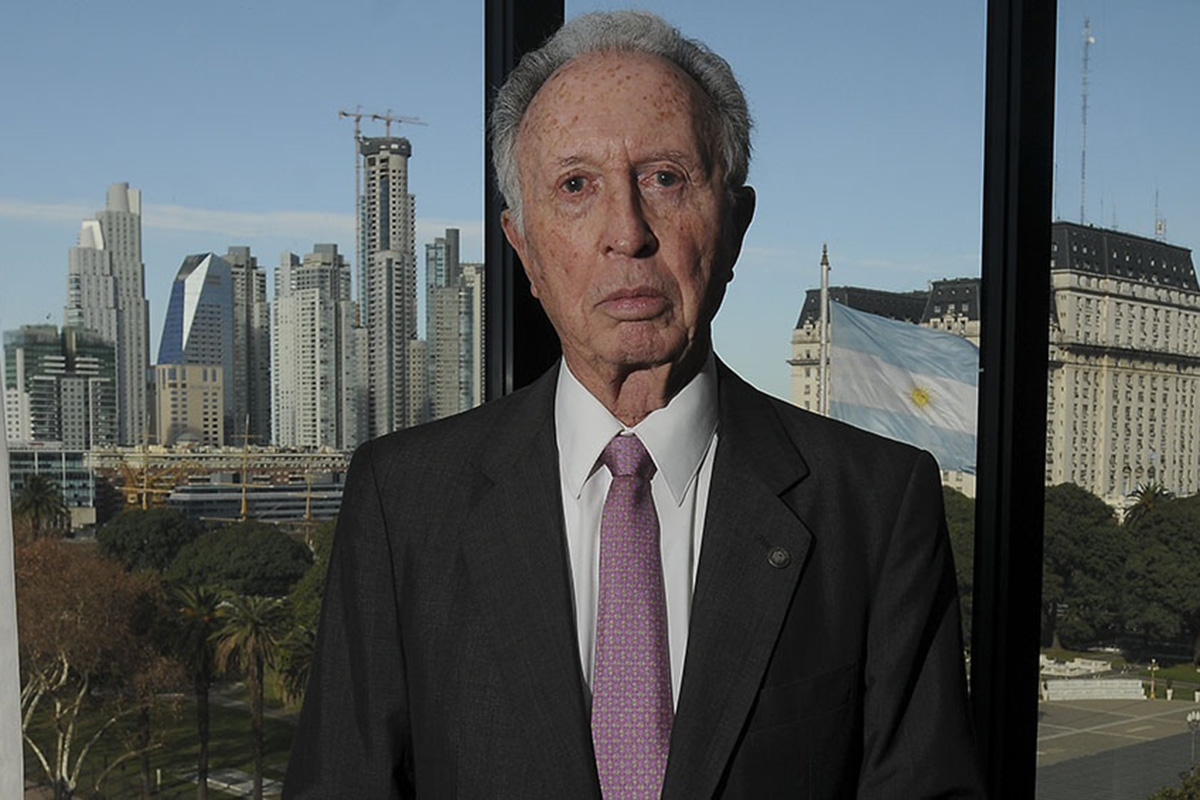 «Hay que abrir la canilla de a poco para que el 13 de abril no haya estampidas»