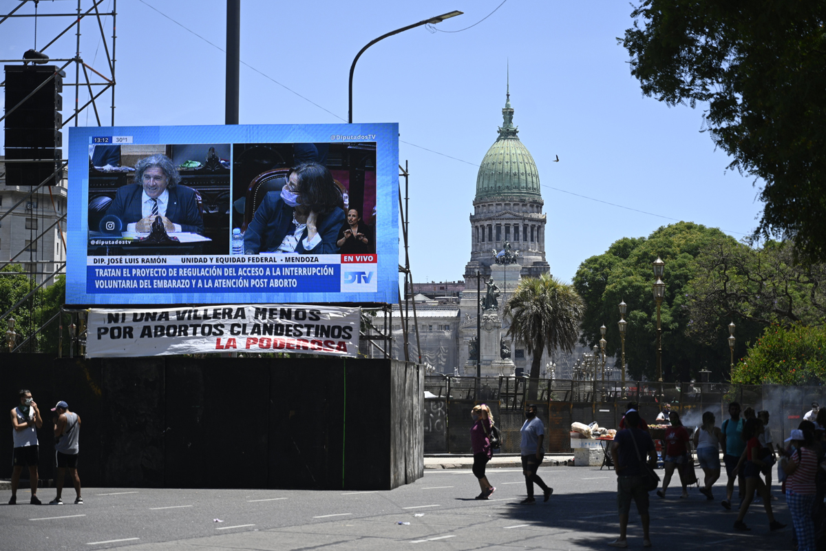 Preparadas, listas, ¡ya!: se largó en las calles el debate por el aborto legal