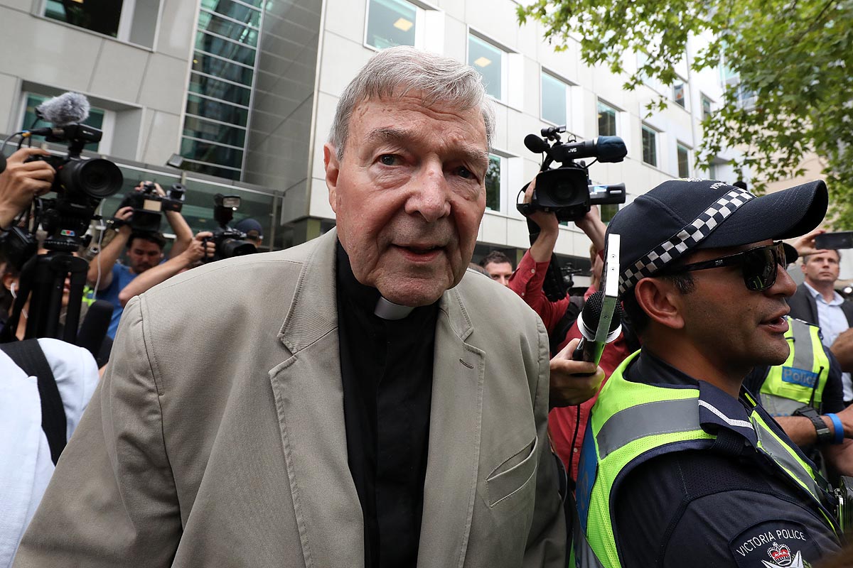 Condenan al cardenal George Pell por pederastía