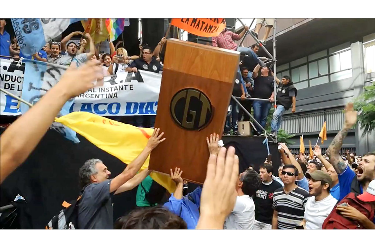 La CGT moviliza el 4 de abril con la amenaza del fantasma del atril
