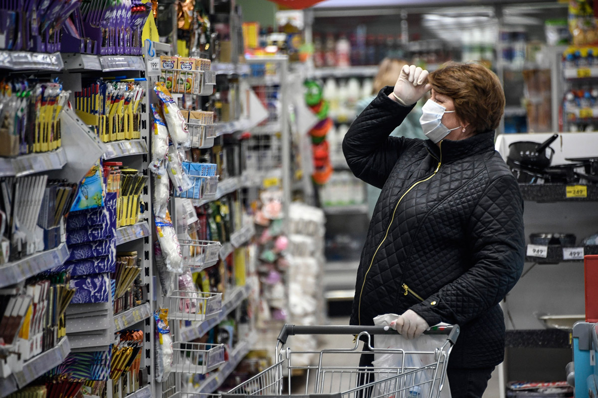 Los supermercados subieron las ventas, pero bajaron la cantidad de empleados