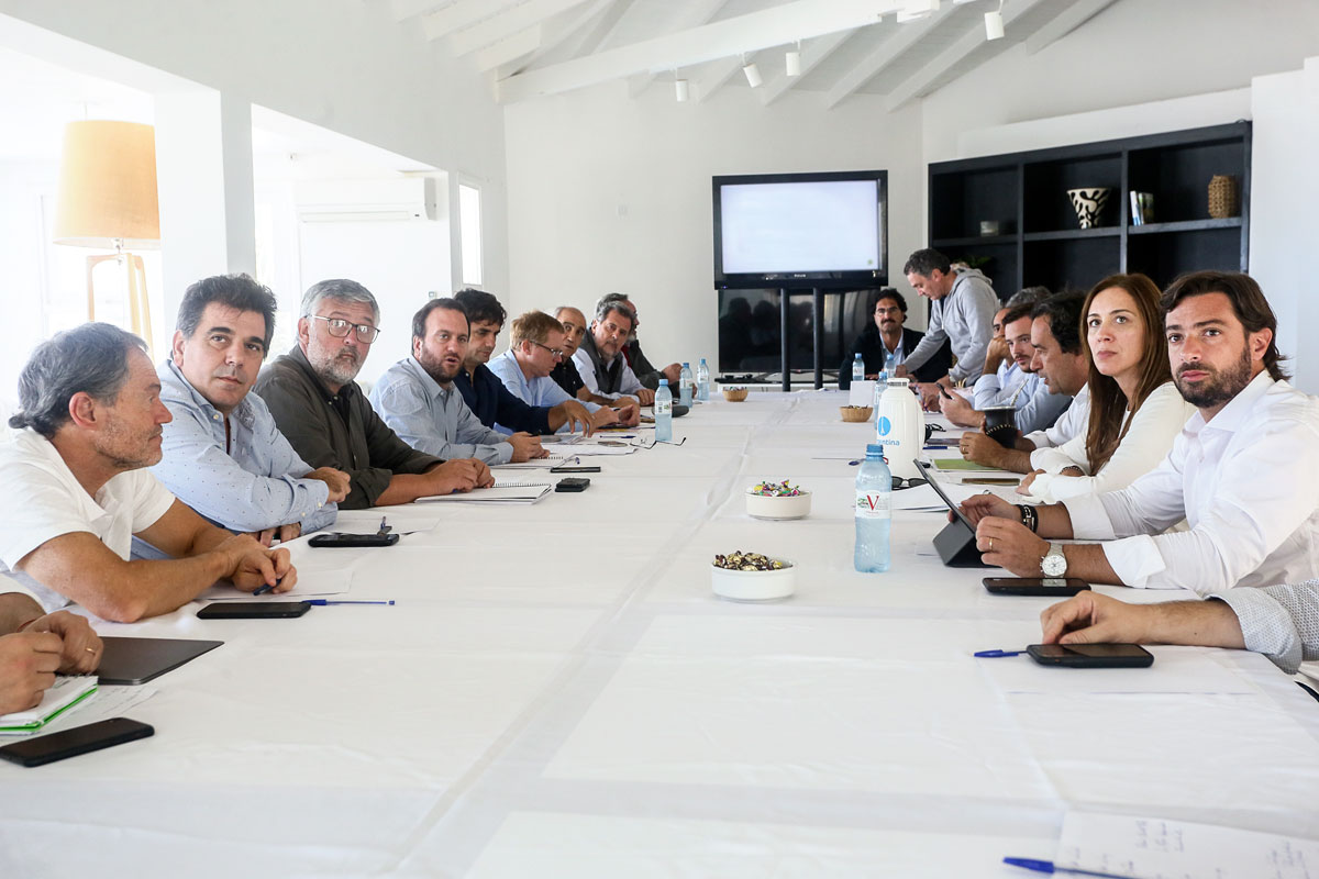 Los dilemas de Vidal: la economía y la caída de Macri en el Conurbano