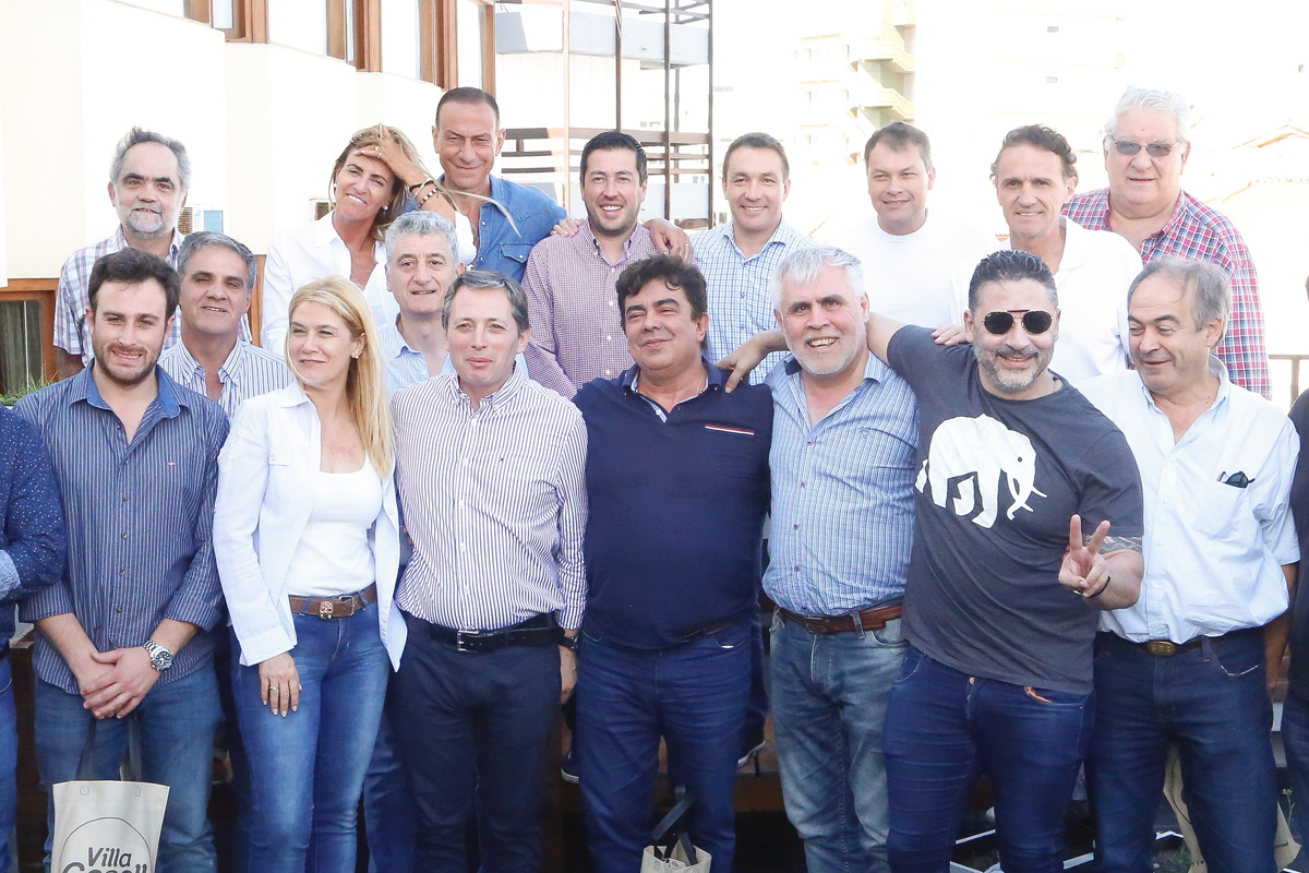 La carrera por la gobernación: los intendentes peronistas los prefieren bonaerenses