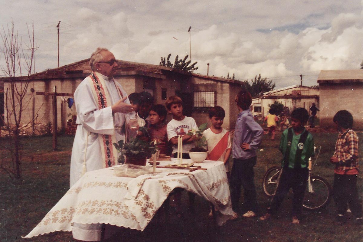 Pichi, el jesuita del pueblo