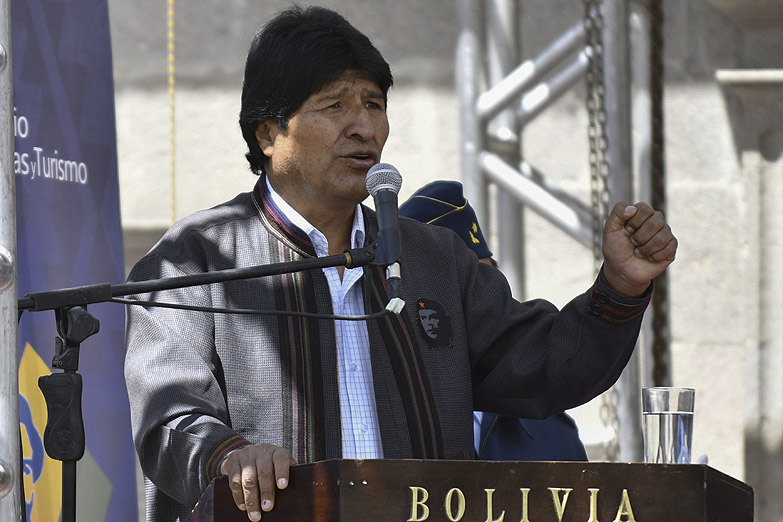 Evo Morales visita a la comunidad boliviana en Argentina