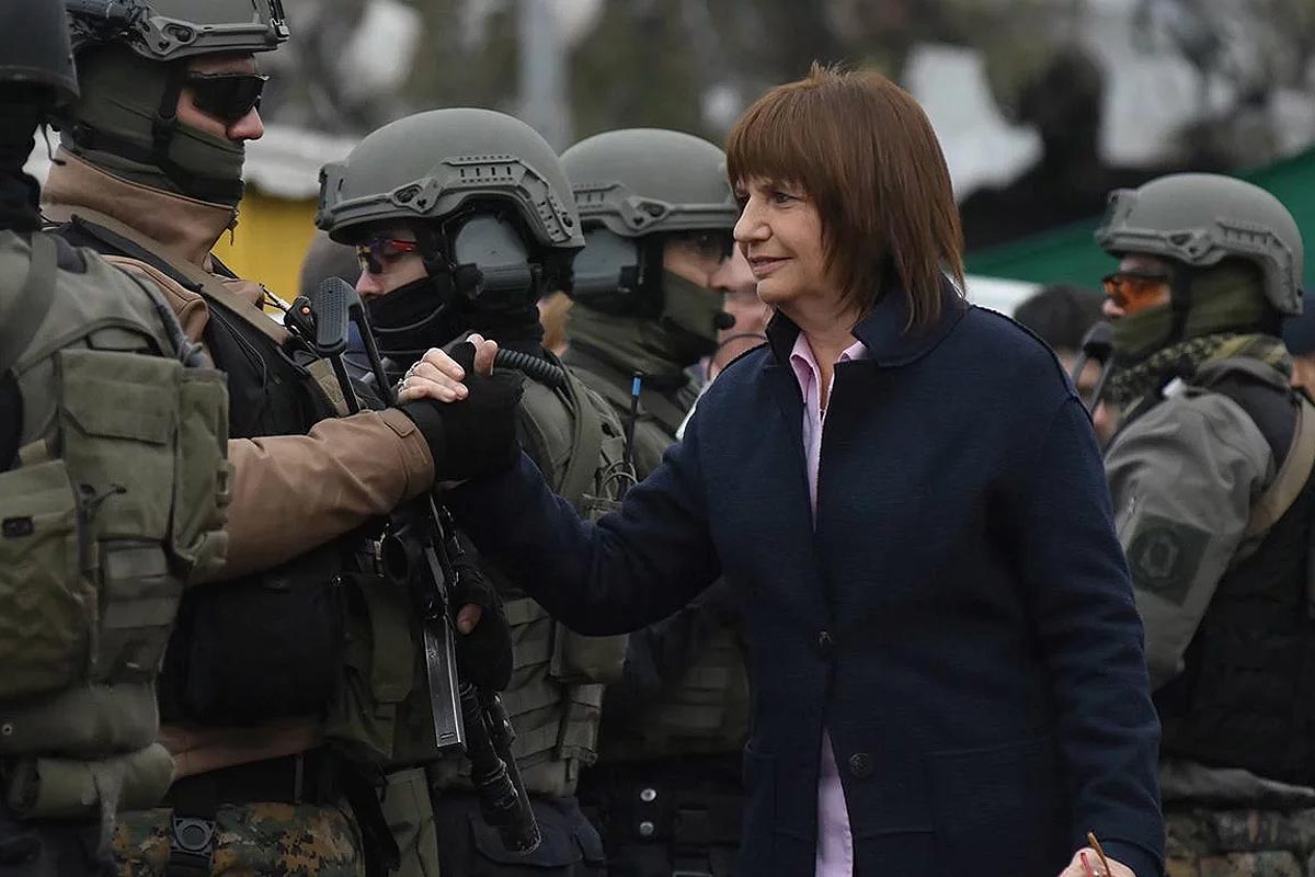 Después del premio a Bullrich, advierten a gendarmes sobre violencia institucional