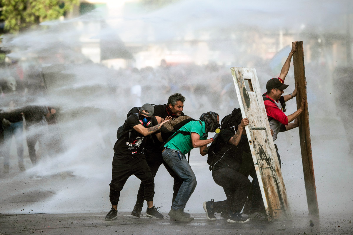 Las protestas masivas acechan a un Piñera acusado de delitos de lesa humanidad