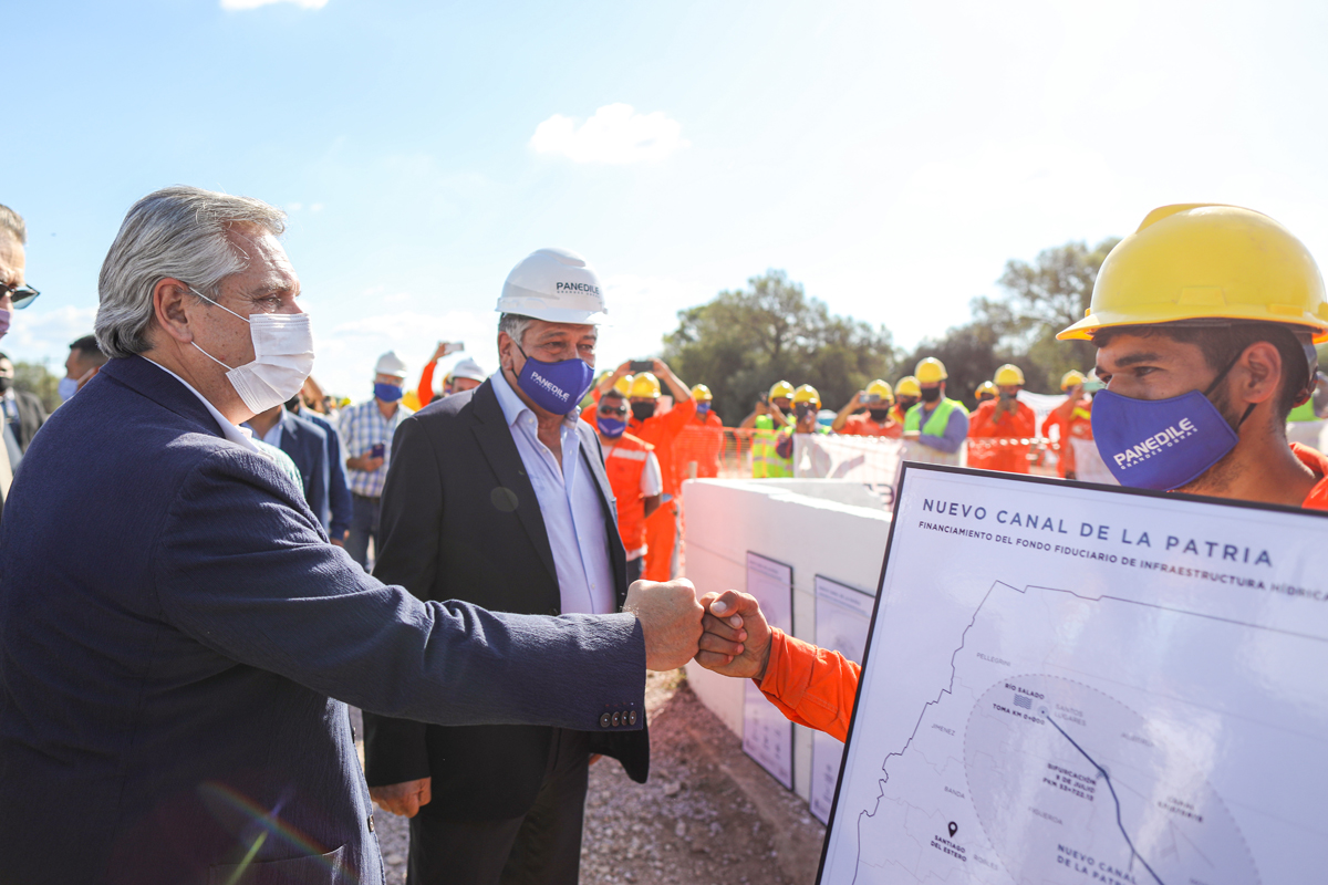 Alberto siguió su gira por las provincias y anunció obras hídricas en Santiago del Estero