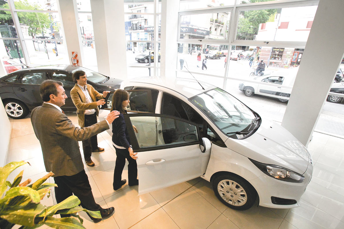 La clase media también se ajusta el cinturón y restringe sus consumos