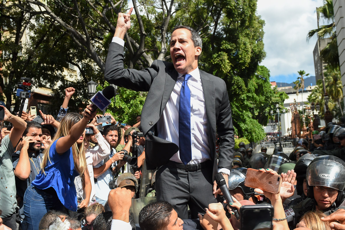Venezuela: la oposición fracturada se debate en una contienda clave por la AN