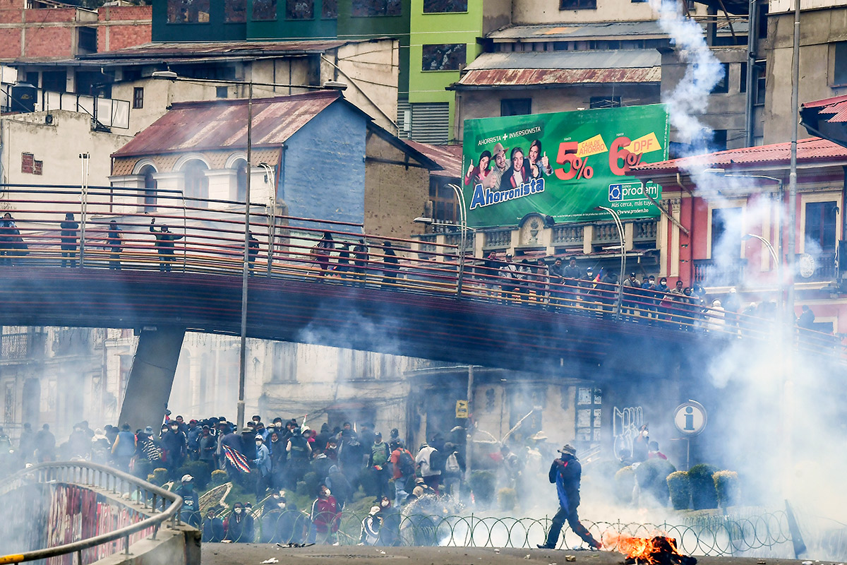 Con la Biblia y con las balas