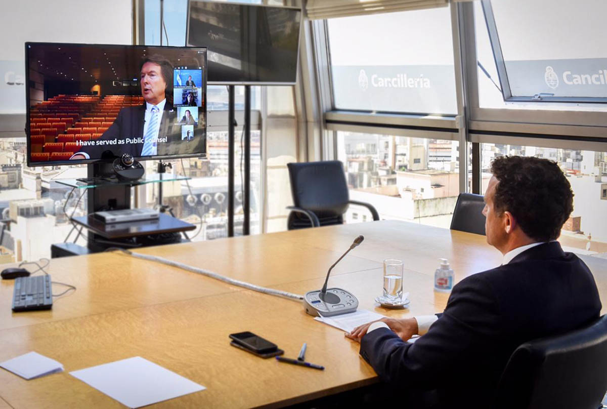 “Los derechos humanos son el contenido moral de las democracias”