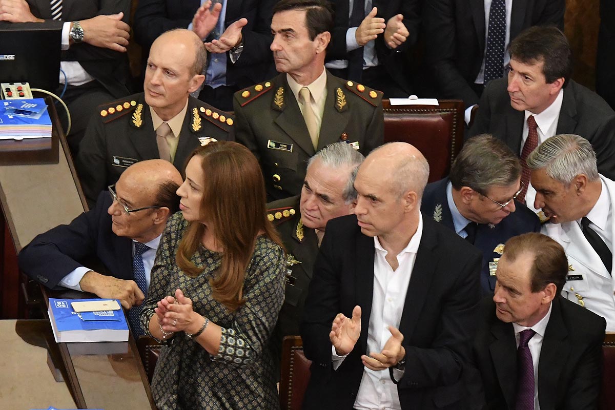 Solo tres gobernadores y el alcalde porteño acompañaron a Macri en el Congreso