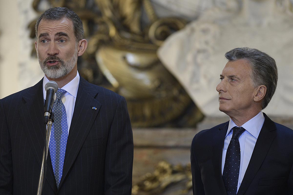 El rey de España reconoció frente a Macri que Argentina «atraviesa momentos difíciles»