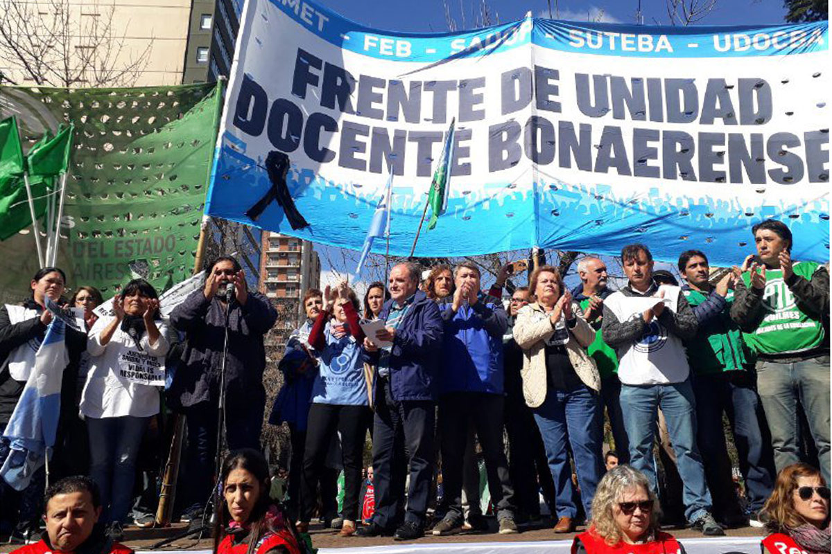 Tras la amenaza de paro, Vidal llamó a los docentes a una nueva reunión paritaria