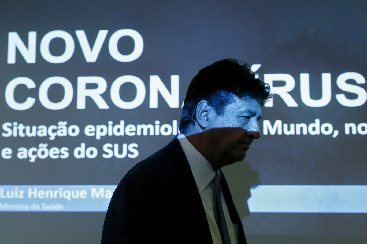 Se va el ministro de Salud de Brasil: entre los choques con Bolsonaro y un carpetazo de los servicios