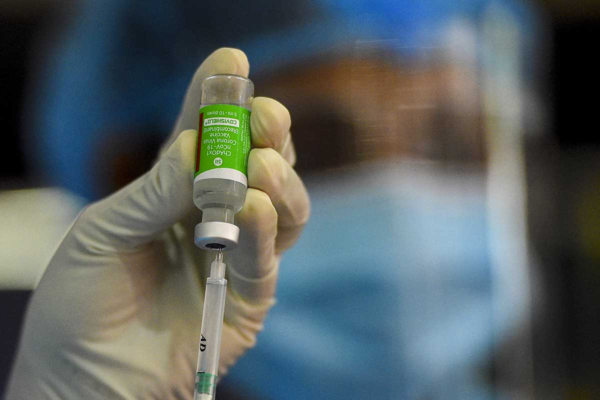 El gobierno autorizó una vacuna contra el coronavirus producida en India