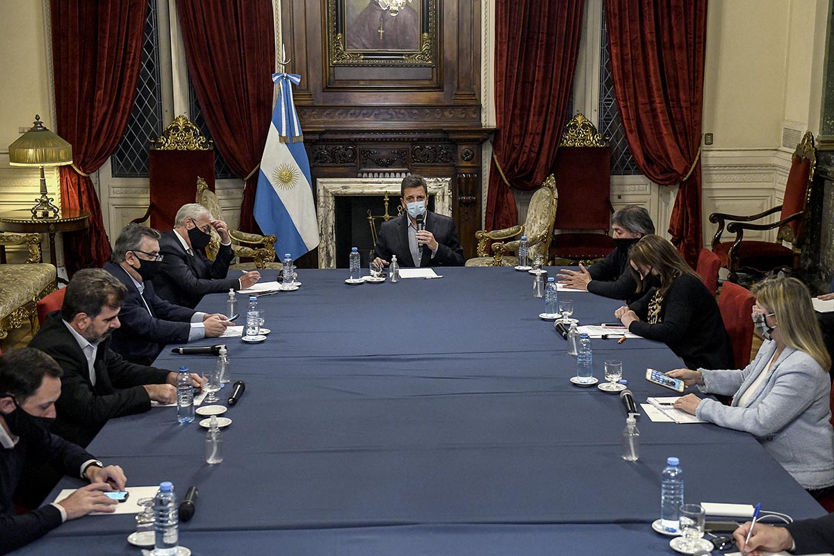 Tras el acuerdo con la oposición, Massa se reúne con Guzmán por el presupuesto