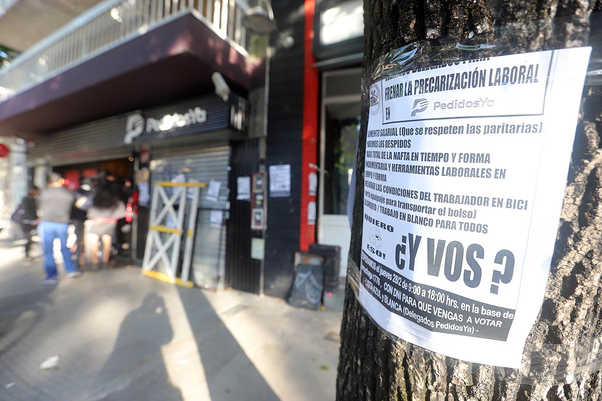 PedidosYa echó a casi la mitad de sus repartidores