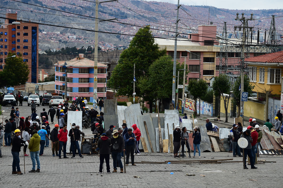 Al grito de «guerra civil» partidarios de Evo marchan a La Paz desde El Alto