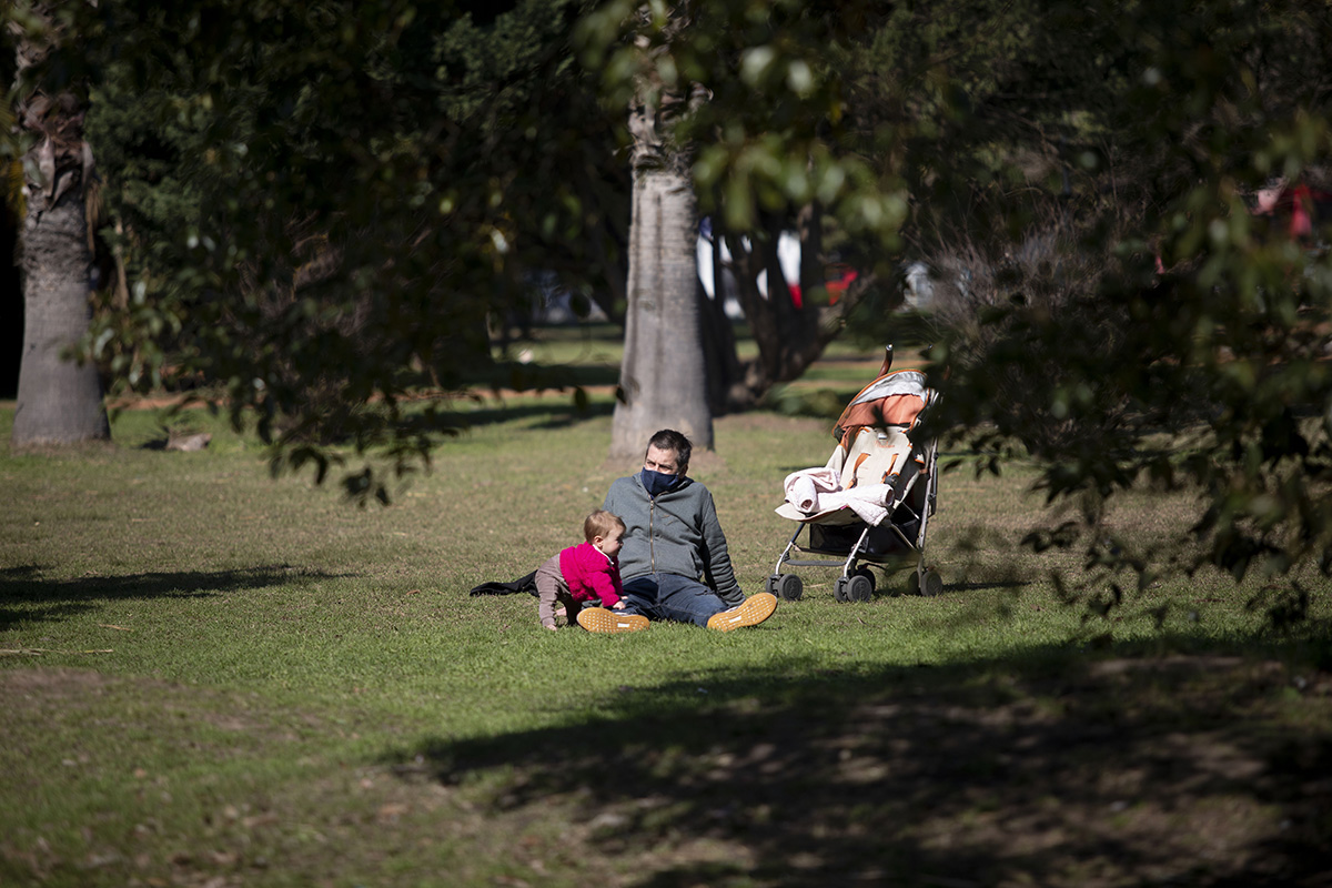 El aislamiento se extiende hasta la primavera, pero habilitan reuniones al aire libre