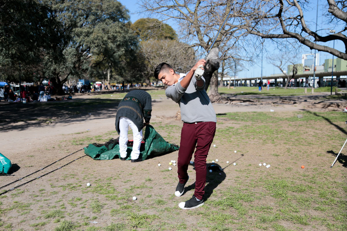 Una clase de golf con Dylan Reales y su anécdota con el Bichi Borghi